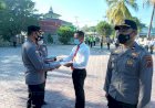 Dinilai-Berprestasi,-Kapolres-Berikan-Reward-Kepada-30-Personel-Polres-Sumba-Timur