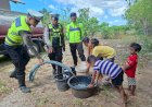 Sambut-Hari-Bhayangkara-ke-80,-Polres-Sumba-Timur-Salurkan-10.000-Liter-Air-Bersih-untuk-Warga-Padadita