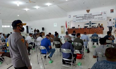 Kapolres-Sumba-Timur-Pantau-Langsung-Rapat-Pleno-Tingkat-Kabupaten