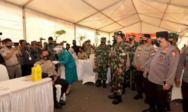 Panglima-TNI-dan-Kapolri-Tinjau-Langsung-Pelaksanaan-Vaknisasi-Prajurit-TNI-Polri-di-Polda-Kepri