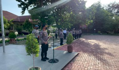 Kapolres-Sumba-Timur-Ingatkan-Anggota-Untuk-Selalu-Tanamkan-Sikap-Disiplin-Dalam-Bertugas