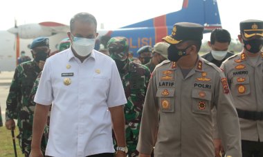 Kapolda-NTT-dan-Danrem-161/WS-Kupang-Tinjau-Langsung-Penerapan-PPKM-Level-IV-di-Sumba-Timur