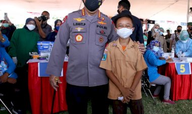 Tinjau-Vaksinasi-di-Surabaya,-Kapolri:-Datangi-dan-Layani-Warga-yang-Ada-Di-Titik-Tak-Terjangkau