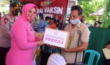 Dapat-Pelayanan-Vaksin-dan-Tali-Asih,-Penyandang-Disabilitas-Di-Sumba-Timur-Merasa-Bersyukur-dan-Sampaikan-Terimakasih-Kepada-Kapolda-NTT