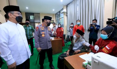 Tinjau-Pelaksanaan-1-Juta-Vaksinasi-Booster,-Kapolri-Bicara-Mudik-Sehat-dan-Nyaman