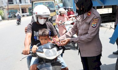 Coklat-Tanda-Cinta,-Polwan-Polres-Sumba-Timur-Ingin-Dicintai-Masyarakat