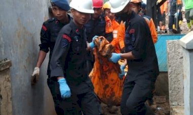 Hujan-rintik-sejak-pagi-tak-halangi-evakuasi-5-korban-gempa-Cianjur