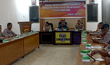 Supervisi-Dan-Asistensi-Di-Polres-Sumba-Timur,-Kasetum-Minta-Anggota-Jangan-Berhenti-Belajar.