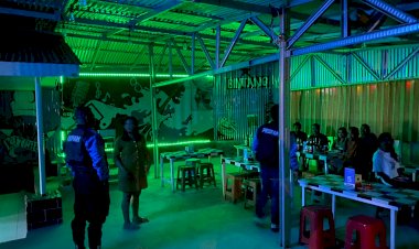 Tegakkan-Disiplin-Anggota-Polri,-Sie-Propam-Polres-Sumba-Timur-Sidak-Tempat-Hiburan-Malam