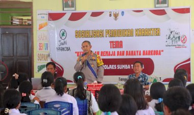 Beri-Materi-Di-SMK-N.-1-Waingapu,-Kapolres-Sumba-Timur-Punya-Pesan-Penting.