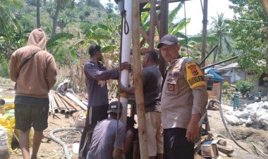 Masyarakat-Pulau-Palue-Bersukacita:-Sumur-Bor-Bantuan-Kapolri-dan-Ketua-Umum-Bhayangkari-Akhirnya-Mengeluarkan-Air-Bersih.