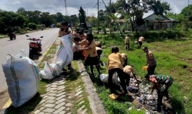 Bersinergi-Peduli-Lingkungan,-Bhabinkamtibmas,-Babinsa-Dan-Pramuka-Di-Lewa-Turun-Ke-Jalan