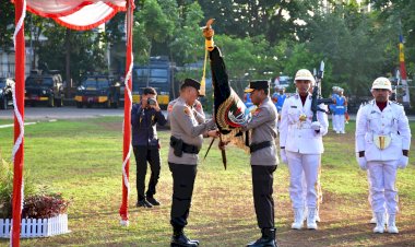 Seremoni-Penyerahan-Pataka-Polda-NTT:-Menandai-Era-Baru-dalam-Kepemimpinan-Kapolda