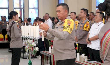 Hadiri-Ibadah-Natal-Bersama,-Kapolda-NTT:-Bersihkan-Keranjang-Kotor-di-Hatimu-Agar-Ibadahmu-tidak-Sia-sia