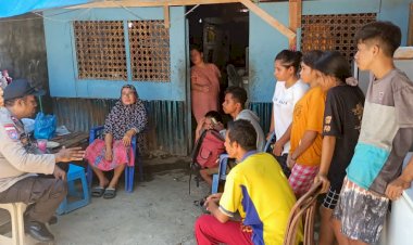 Jadi-Ujung-Tombak-Polri-Di-Tengah-Masyarakat,-Bhabinkamtibmas-Kelurahan-Kamalaputi-Lakukan-Sambang.