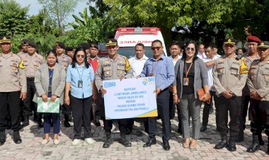 Polres-Sumba-Timur-Terima-1-Unit-Mobil-Ambulance-TJSL-BRI-Peduli