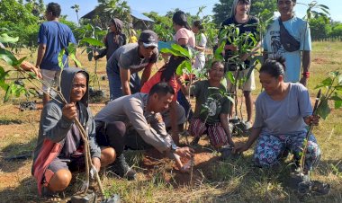Ipda-Rony-Ikut-Penanaman-1.000-Anakan-Di-Kebun-Agrowisata-Desa-Patawang.