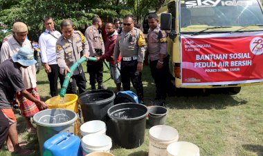 Sambut-Hari-Bhayangkara-Ke-78,-Polres-Sumba-Timur-Salurkan-Ribuan-Liter-Air-Bersih.