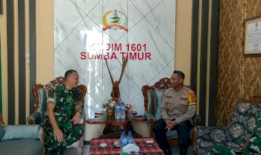 Jaga-Sinergitas-Dan-Solidaritas,-Kapolres-Sumba-Timur-Silaturahmi-Ke-Kodim-1601-Sumba-Timur.