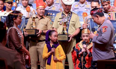 Kapolri-dan-Ketua-Bhayangkari-Sapa-Dua-Anak-Pemenang-Lomba-Setapak-Perubahan.