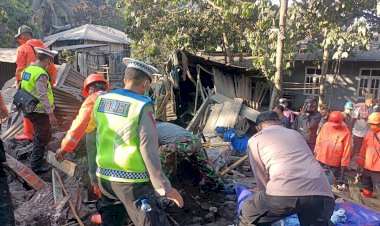 Polres-Flotim-Bergerak-Cepat-Bantu-Korban-Erupsi-Gunung-Lewotobi