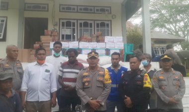 Ketua-Umum-Bhayangkari-Berikan-Bantuan-Sosial-Kemanusiaan-untuk-Masyarakat-Terdampak-Erupsi-Gunung-Lewotobi-Laki-laki-di-Kabupaten-Flores-Timur