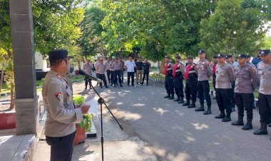 Polres-Sumba-Timur-Amankan-Rapat-Pleno-Hasil-Pemilihan-Bupati-dan-Wakil-Bupati