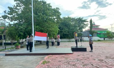 Laksanakan-Upacara-Bulanan,-Wakapolres-Sumba-Timur-Minta-Personel-Dukung-Program-Pemerintah