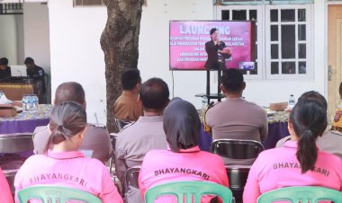 Kapolres-Sumba-Timur-dan-Ketua-Bhayangkari-Cab. -Sumba-Timur-Hadiri-Launching-Program-Pekarangan-Pangan-Lestari-Secara-Virtual