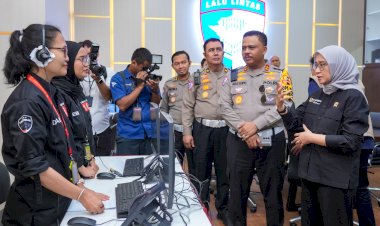 MenPAN-RB-Apresiasi-Sistem-Pemantauan-Arus-Mudik-Balik-Lebaran-Milik-Korlantas:-Reformasi-Birokrasi-dalam-Transformasi-Digital