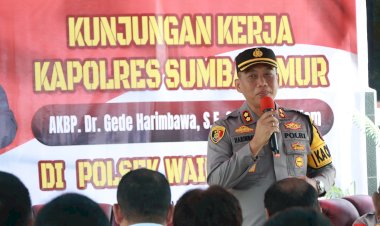 Kapolres-Sumba-Timur-Laksanakan-Kunjungan-Kerja-Perdana-di-Polsek-Waingapu-Kota,-Tegaskan-Pentingnya-Sinergi-dan-Kolaborasi
