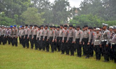 Polda-NTT-Gelar-Apel-Siaga-Hadapi-May-Day-2025,-Ratusan-Personel-Dikerahkan