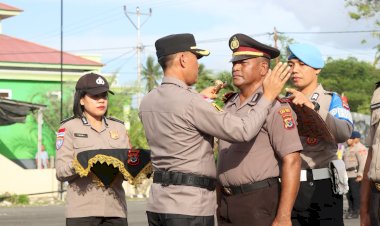 Pimpin-Upacara-Kenaikan-Pangkat,-AKBP-Dr.-Gede-Harimbawa:-Kenaikan-Pangkat-Adalah-Amanah-dan-Tanggung-Jawab