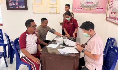 Biddokes-Polda-NTT-Gelar-Pemeriksaan-Kesehatan-Berkala-di-Polres-Sumba-Timur:-Wujud-Komitmen-Jaga-Kesiapan-dan-Kesehatan-Personel