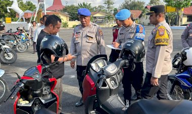 Polres-Sumba-Timur-Gelar-Pemeriksaan-Internal-Kelengkapan-Kendaraan-dan-Administrasi-Anggota