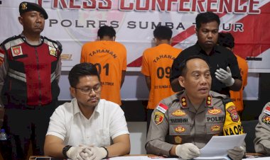 Tiga-Tersangka-Diamankan-di-Pantai-Salura,-Res-Narkoba-Polres-Sumba-Timur-Temukan-Sabu-dalam-Bekal