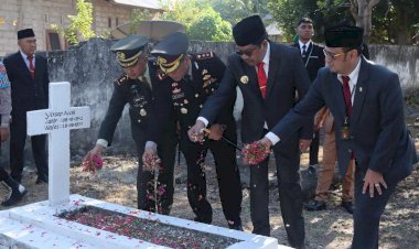 Ziarah-Pahlawan-di-Waingapu,-Kapolres-Ajak-Masyarakat-Jaga-Persatuan