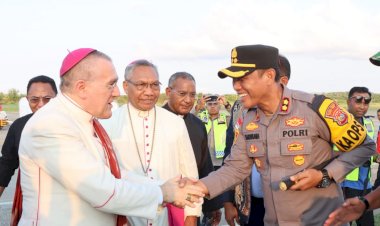 Kapolres-Sumba-Timur-Hadiri-Penjemputan-Duta-Besar-Takhta-Suci-Vatikan-di-Waingapu