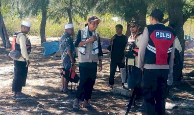 Patroli-Humanis-di-Pulau-Terluar,-Polisi-Sambangi-Warga-Pesisir-Pulau-Salura