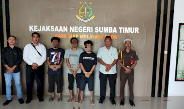 Polres-Sumba-Timur-Serahkan-Tiga-Tersangka-Kasus-Narkoba-ke-Kejaksaan-Negeri-Waingapu