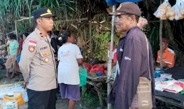 Kapolsek-Pinupahar-Pimpin-Patroli-dan-Monitoring-di-Pasar-Mingguan-Lailunggi