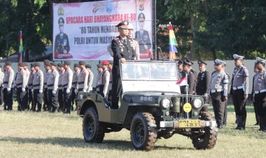 Kapolres-Sumba-Timur-Pimpin-Upacara-Hari-Bhayangkara-ke-80,-Bacakan-Amanat-Presiden-RI