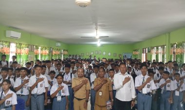 MPLS-Jadi-Momentum-Edukasi,-Sat-Resnarkoba-Polres-Sumba-Timur-Ajak-Pelajar-Perangi-Narkoba