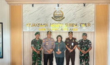 Perkuat-Sinergi-Antarlembaga,-Kapolres-Sumba-Timur-Jalin-Silaturahmi
