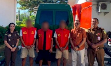 Berkas-Perkara-Dinyatakan-Lengkap,-Polres-Sumba-Timur-Serahkan-Tersangka-dan-Barang-Bukti-Kasus-PETI-ke-Kejaksaan-Negeri-Waingapu