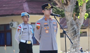 Apel-Jam-Pimpinan-Perdana,-Kapolres-Sumba-Timur-Tekankan-Implementasi-Nilai-Presisi-dalam-Pelayanan-Masyarakat
