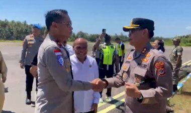Upacara-Adat-dan-Penandatanganan-Komitmen-Damai-Lowonara–Belle,-Polda-NTT-Dorong-Perdamaian-Berkelanjutan-di-Adonara