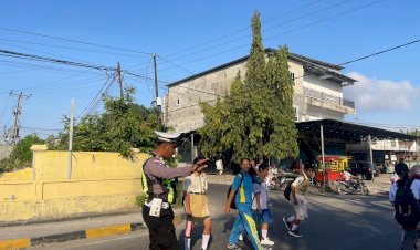 Hadir-di-Tengah-Masyarakat,-Satlantas-Polres-Sumba-Timur-Jaga-Keamanan-Pengguna-Jalan