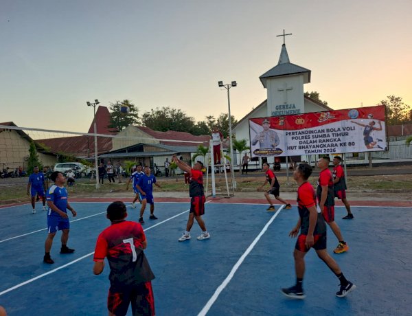 Kapolres Sumba Timur Resmi Buka Turnamen Volly Ball Kapolres Cup Sambut Hari Bhayangkara ke-80