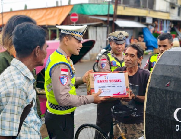 Sambut HUT Bhayangkara ke-80, Polres Sumba Timur Gelar Bakti Sosial Berbagi Kasih untuk Masyarakat